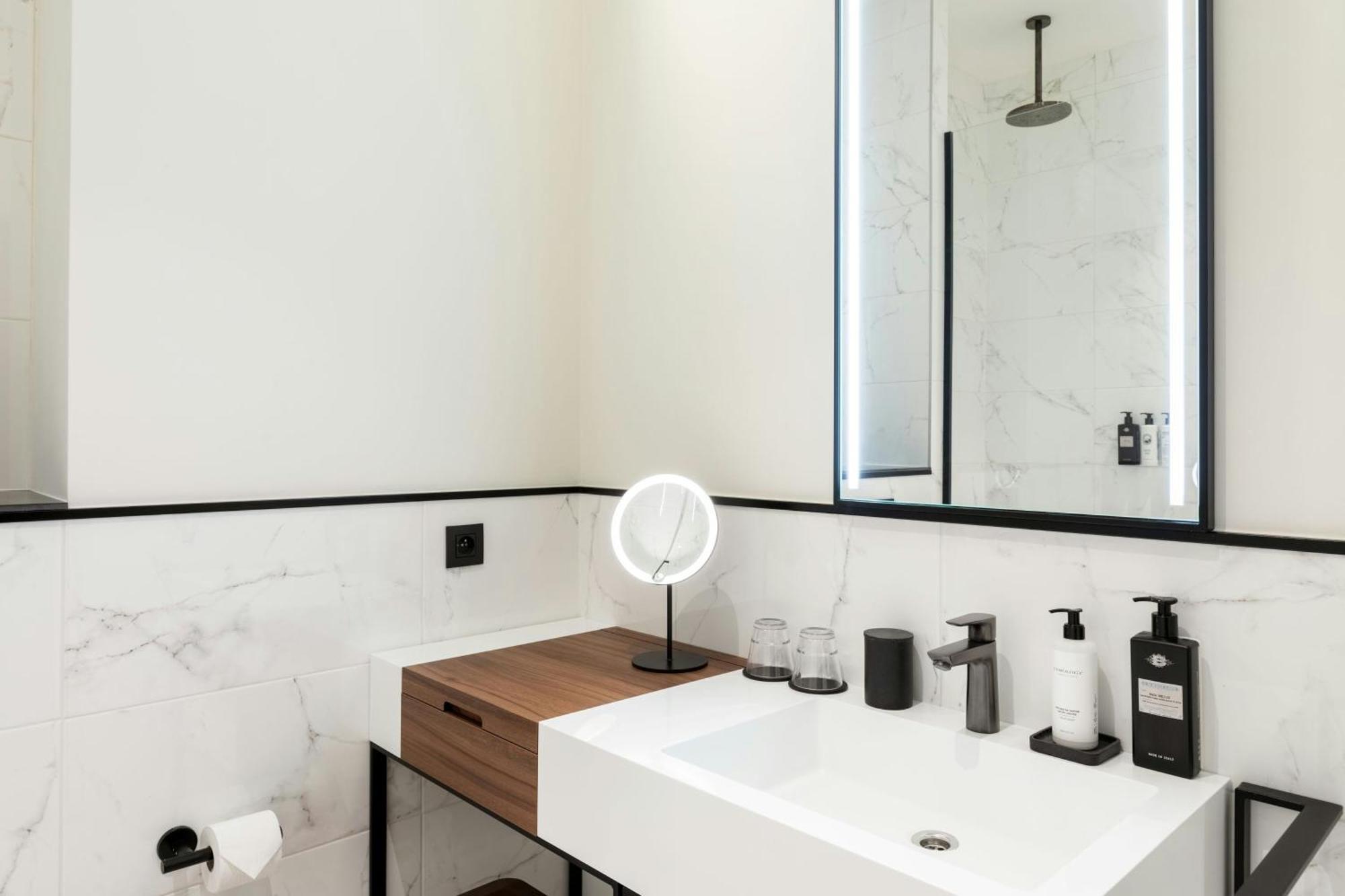 Sapphire House Antwerp, Autograph Collection By Marriott Hotel Eksteriør billede Bathroom